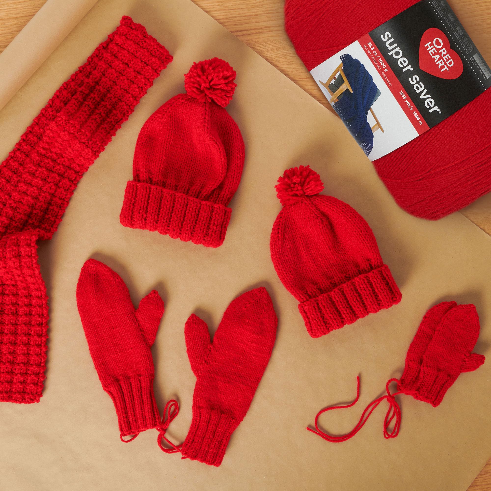 Red Heart Super Saver 1000gm Black Yarn - 1 Pack of 35.2oz/998g - 100% Acrylic - #4 Worsted (Medium) - 1860 Yards for Knitting, Crocheting, Crafts & Amigurumi - Image 3